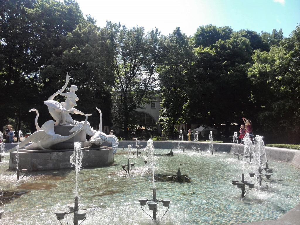 Delice Hotel Lviv Bagian luar foto