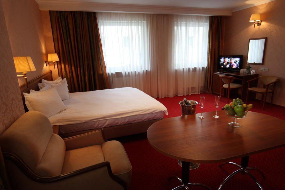 Delice Hotel Lviv Ruang foto